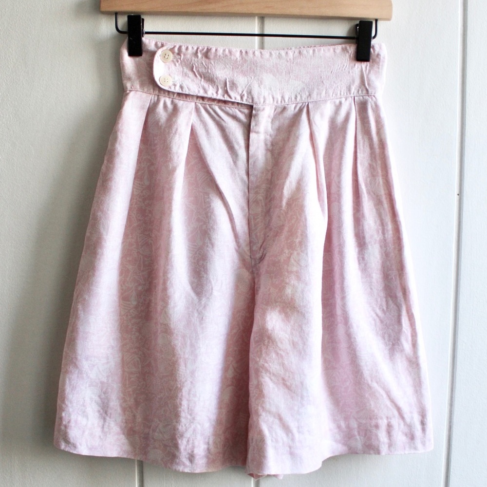 Rare 1980s Abercrombie & Fitch Pink Linen Shorts Pink + White Seashell Pattern